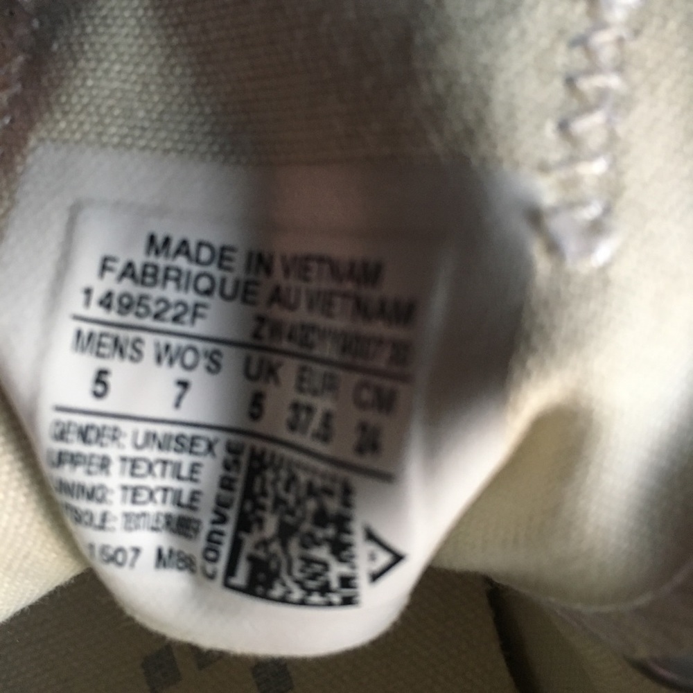 Converses Green Tennis Shoes - Picture 5 of 5